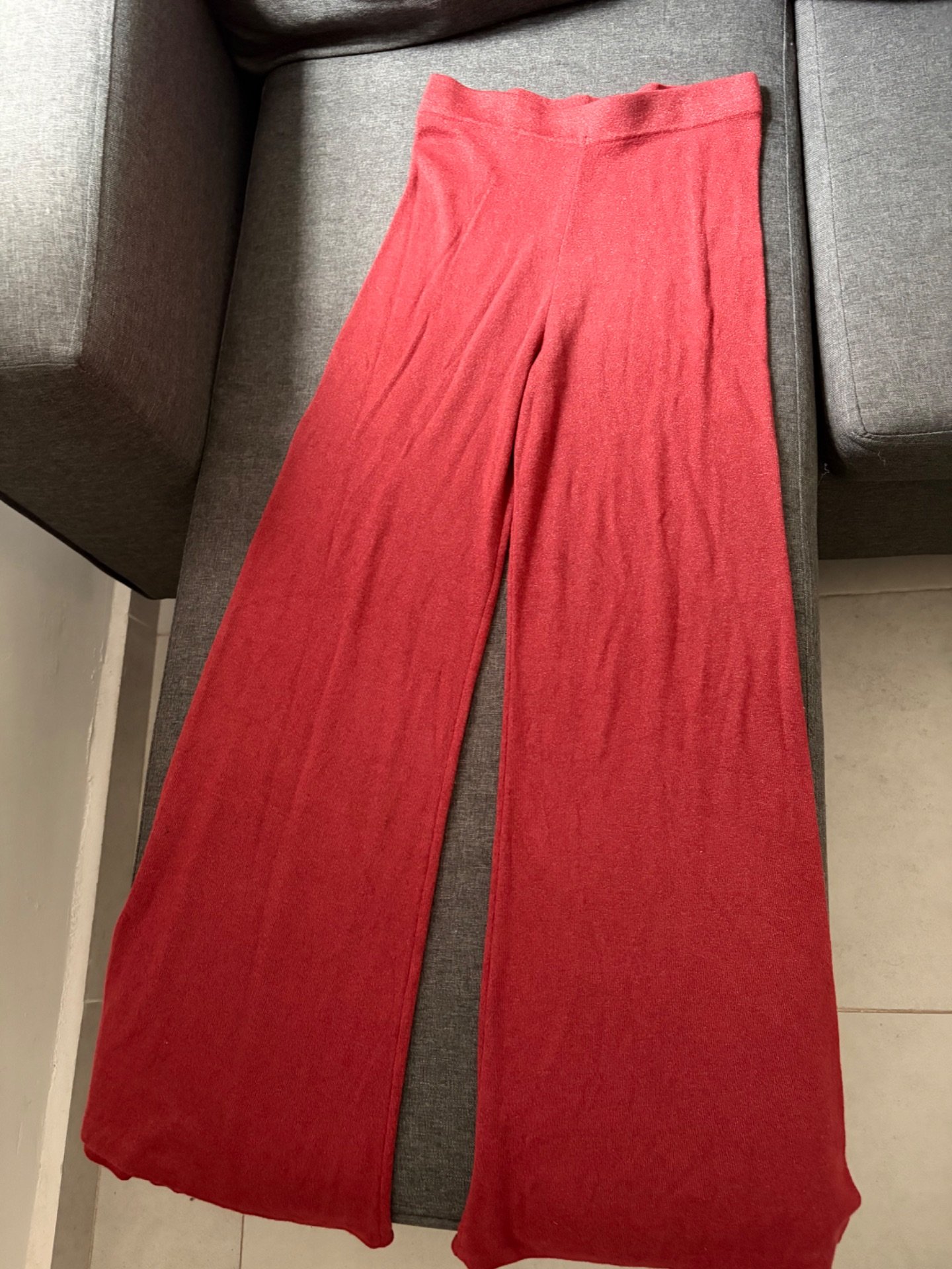 Pantalón acampanado