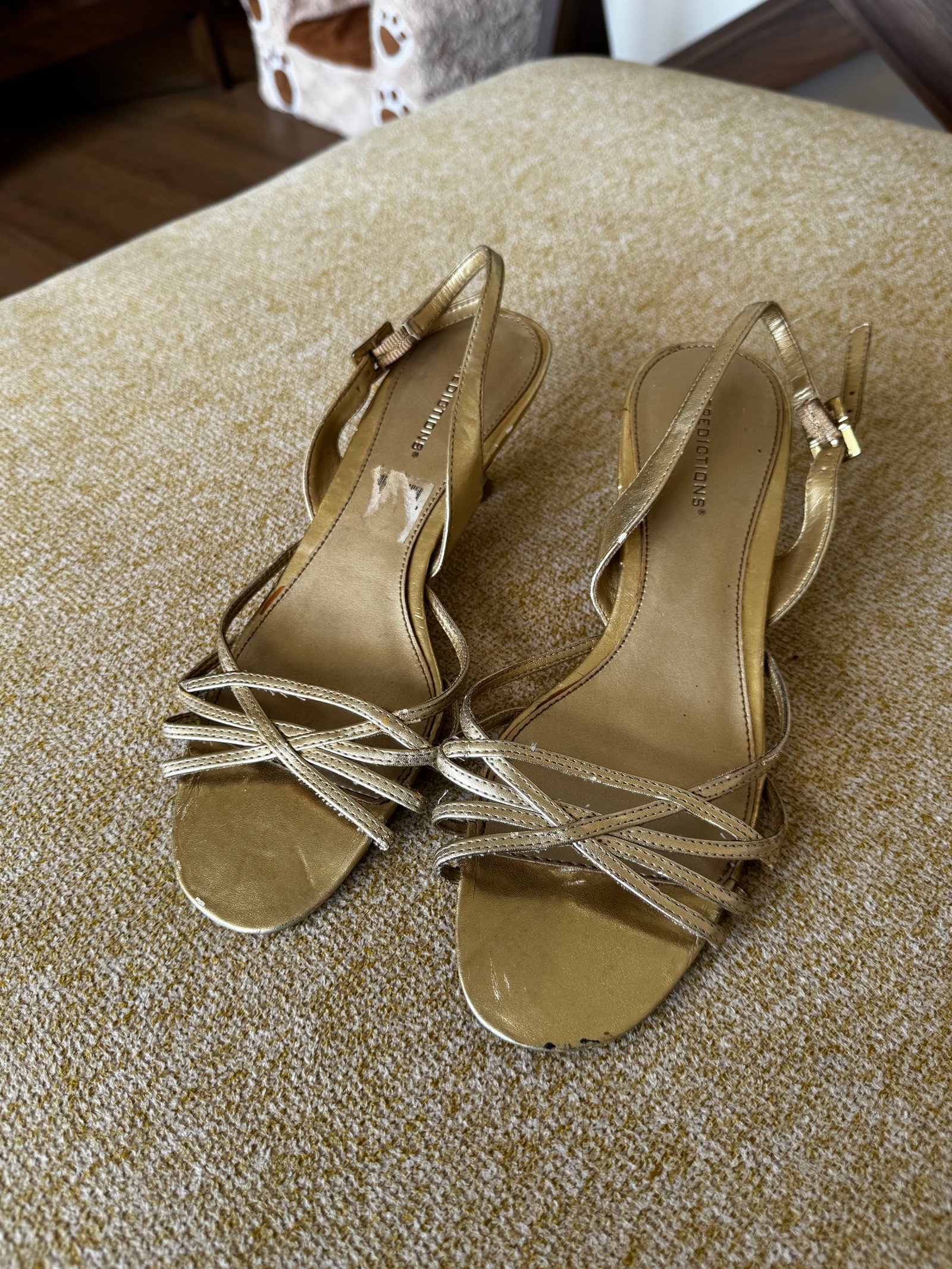 Sandalias doradas Predictions de tacón bajo – Talla 8½ US